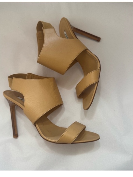 Manolo Blahnik Shoes - Manolo Blahnik Beige Loyal Calf Dune Heels Sandals 40